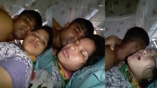 Young kolkata jodi having passionate sex bedroom
